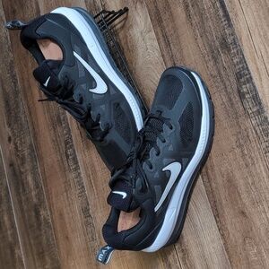 Nike Air Max Genome Black/White Running Shoes Size 12.0 CW1648-003 EUC